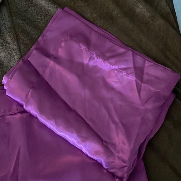 x2 Purple silk pillow cases- Brand new - Picture 2 of 2